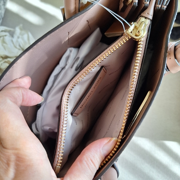 Michael Kors Mercer Median Accordion Messenger Tote  New Without Shoulde… - Picture 8 of 9